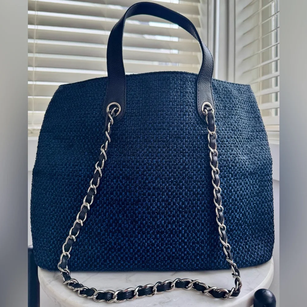 CHANEL Bag - Picture 6 of 15